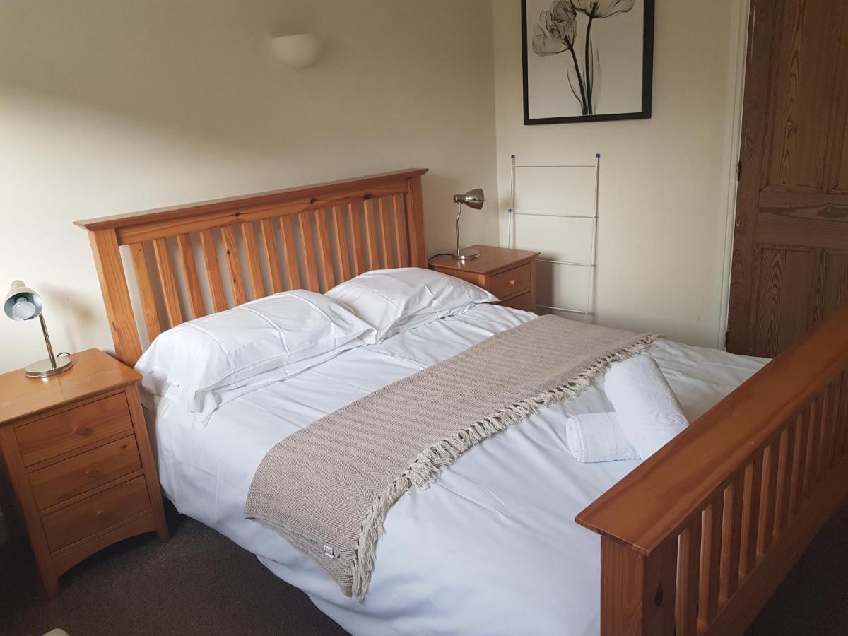 Stable Court Hotell Holt  Rum bild
